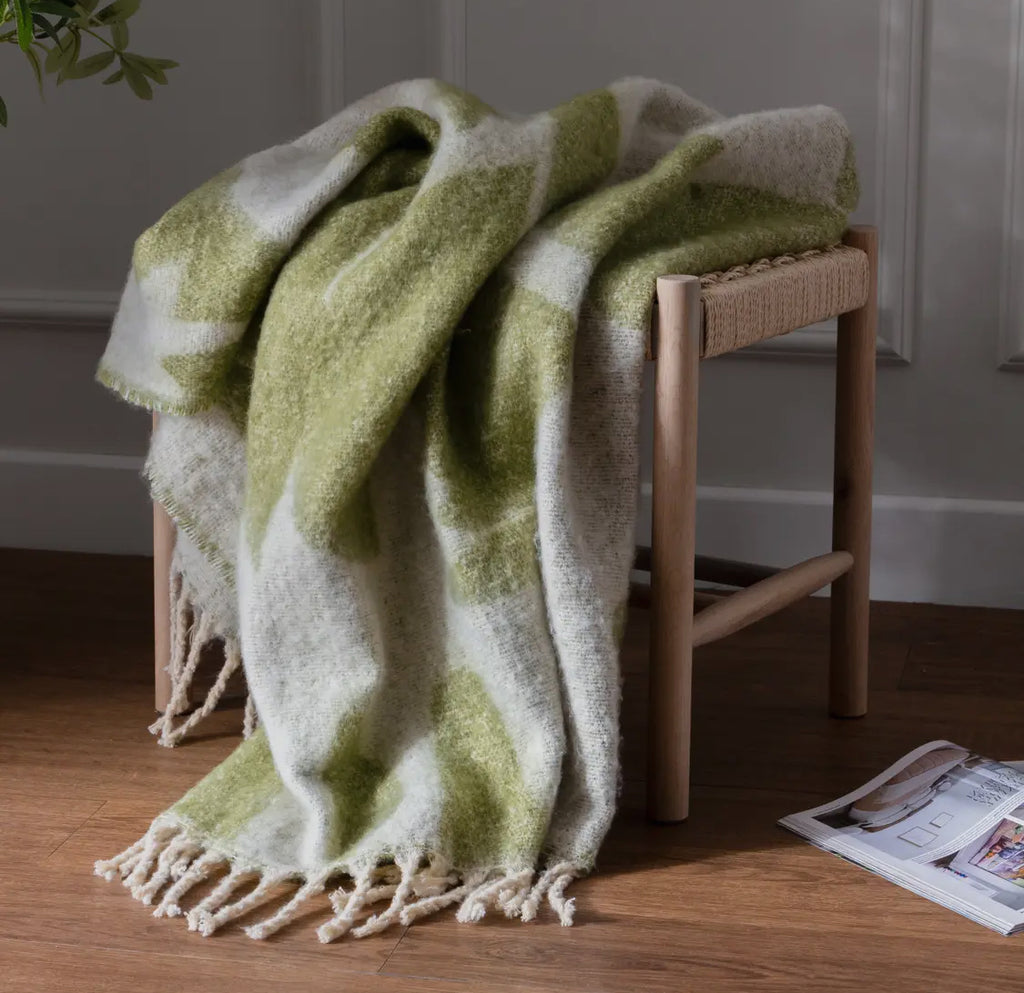 Meta Throw Oliv 130×180 cm
