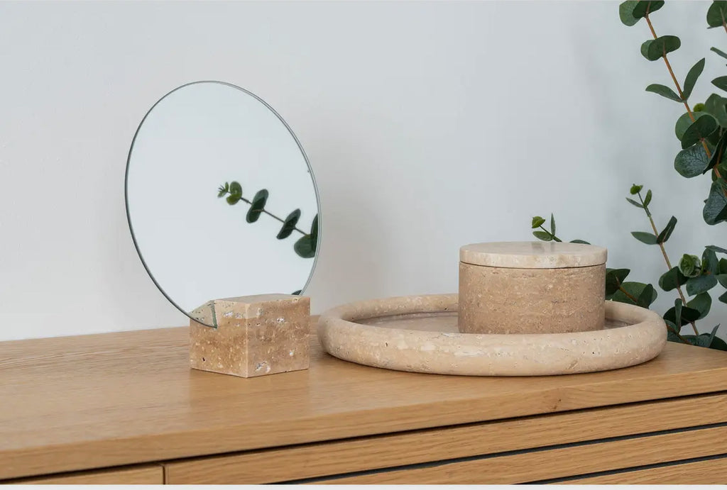 Rundes Naturstein-Tablett aus Travertin