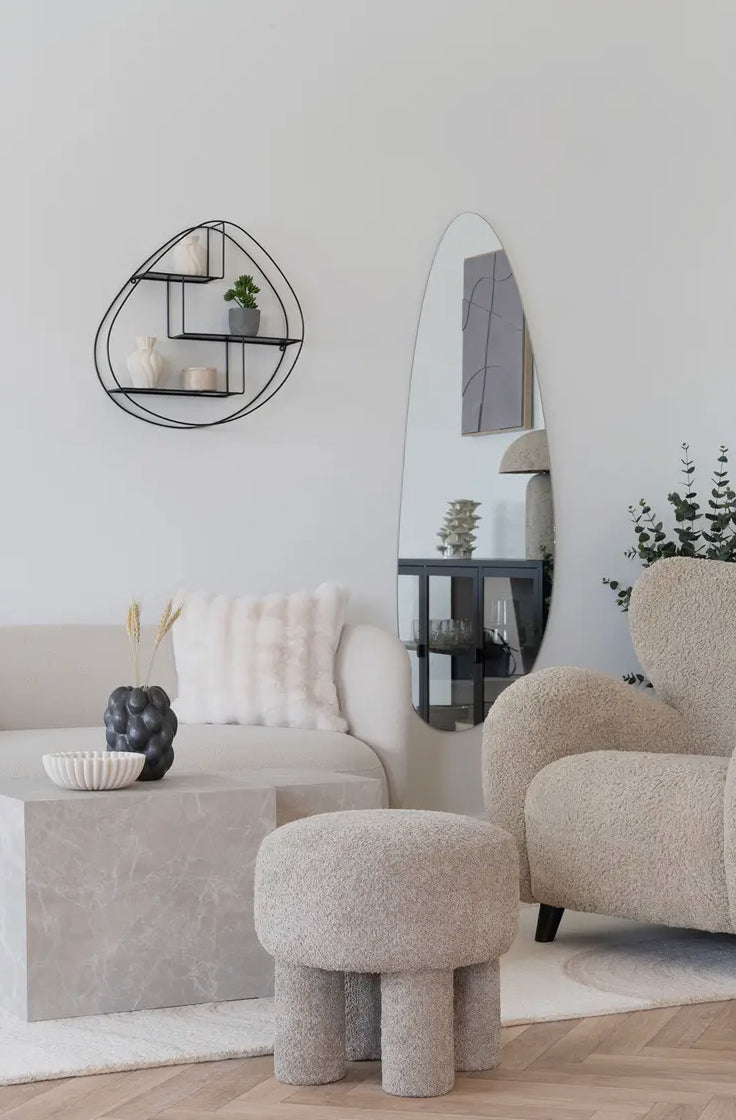 Designer-Hocker aus Bouclé Hellgrau